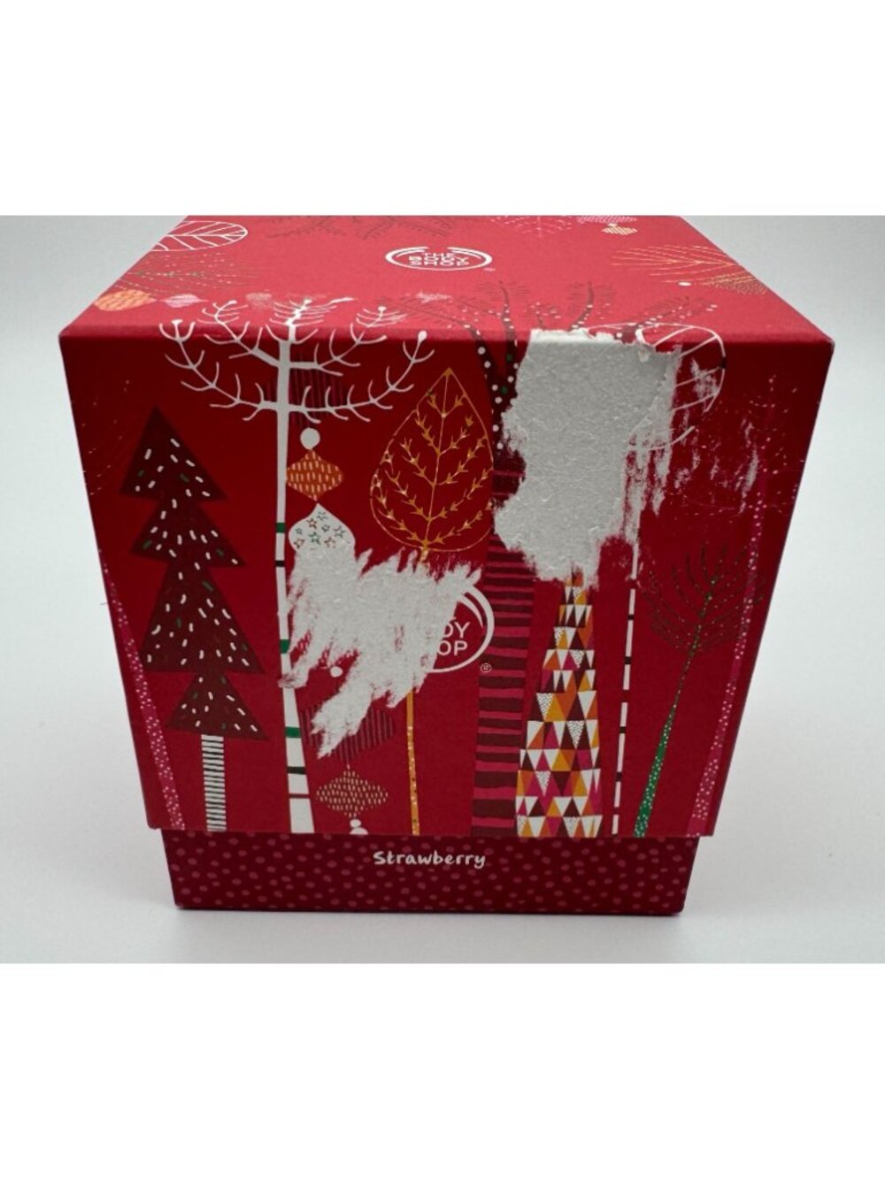 The Body Shop Strawberry 4 Piece Gift Set Bar Soap Body Polish Body Butter Pouf - Picture 5 of 6